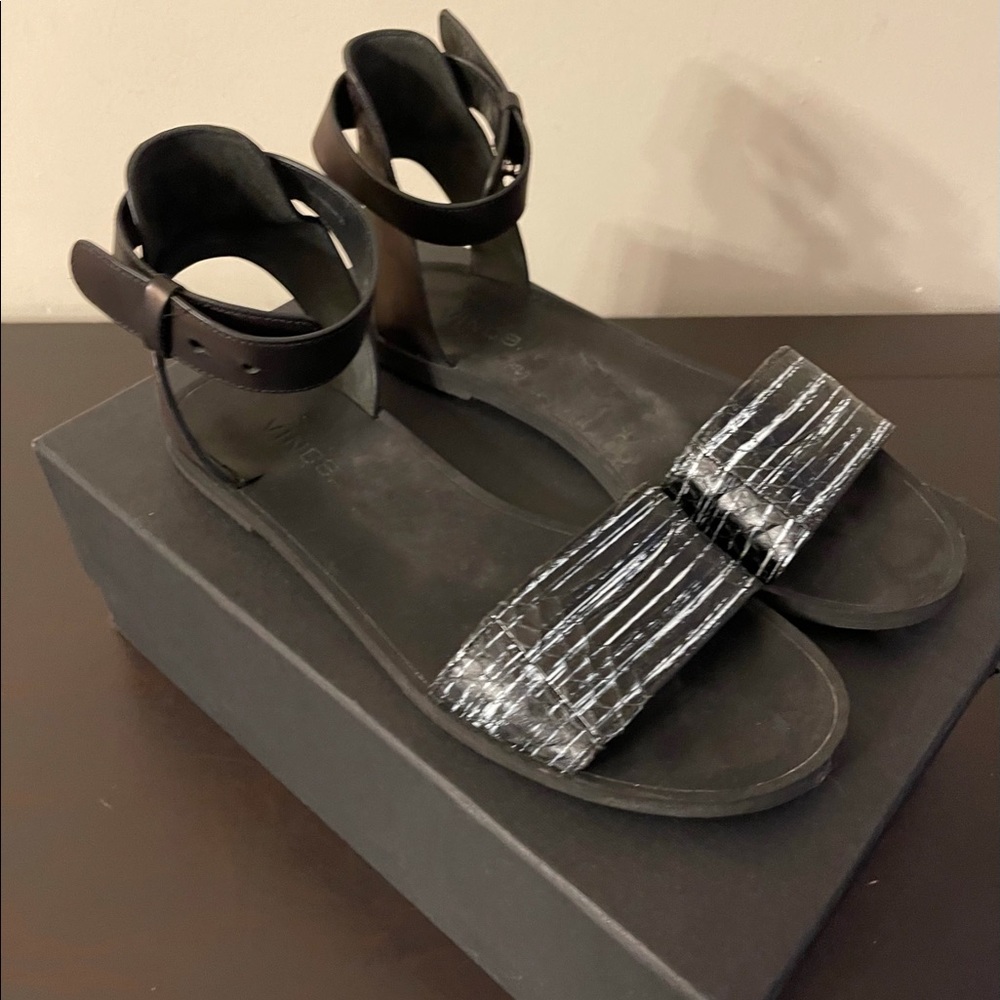 VINCE - Sawyer Black Sandal ankle closure